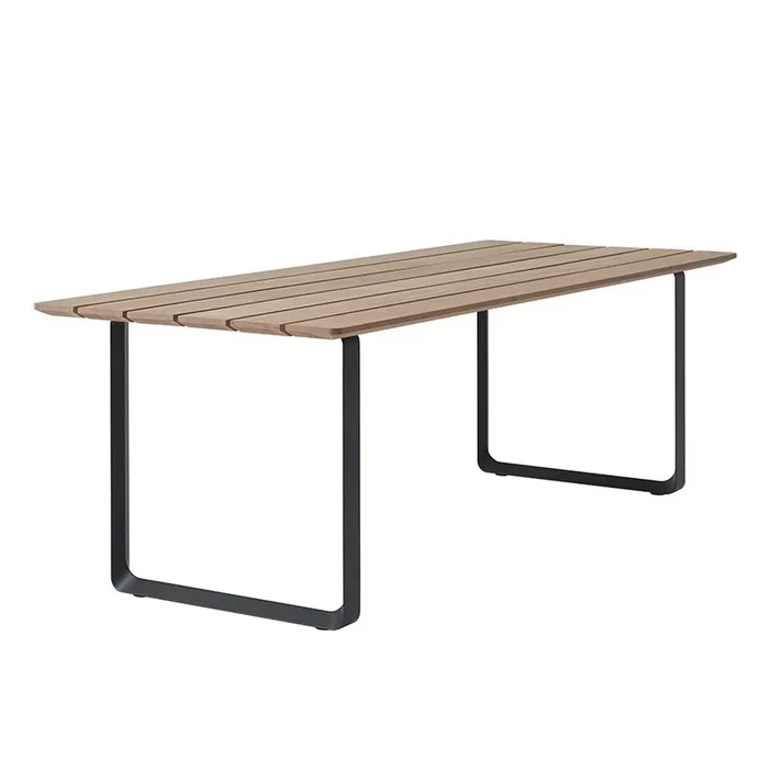 70/70 Outdoor Table – Muuto
