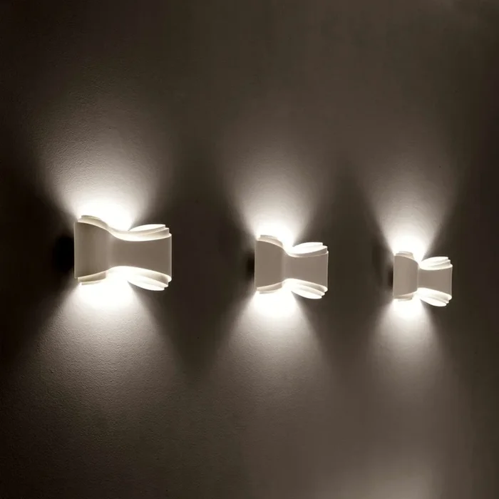 Aplique de pared de diseño blanco Ionica