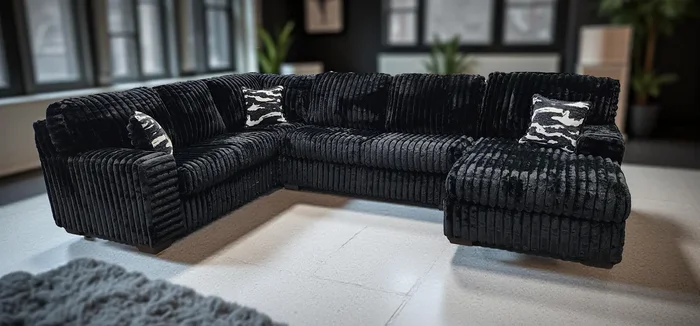 Austin Black 3-Piece Right Arm Facing (RAF) Sectional
