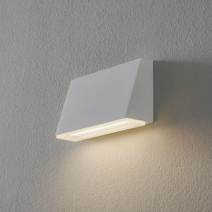 Bega 50071 Aplique de pared trapezoidal 3000K 18cm blanco 770lm