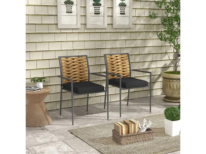 Conjunto de 2 sillas con reposabrazos, respaldo de ratán, estructura de acero con cojín acolchado extraíble, color negro.
