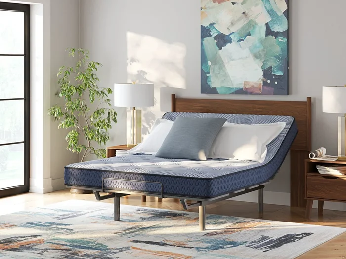 Dellyn Bonnell Light Blue King Mattress