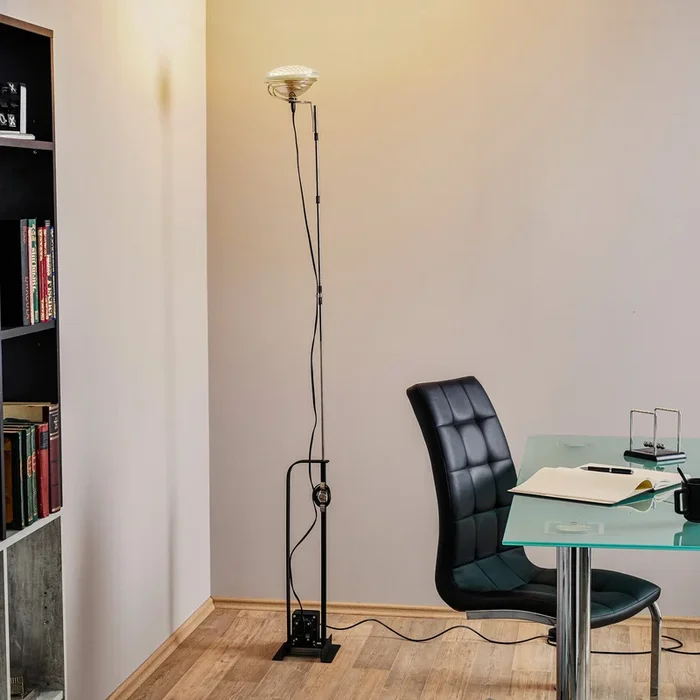 FLOS Toio Lámpara de pie de edición limitada, negra, metal, 195 cm