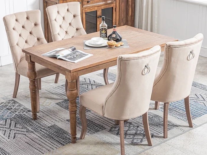 Juego de 4 sillas de comedor – Terciopelo y madera maciza – Respaldo con motivo de rombos – Beige