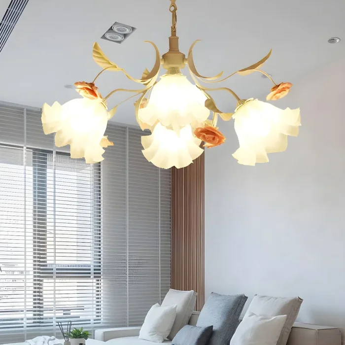 Lámpara Colgante Dormitorio Pastoral Metal 4 Luces Blanca con Decoración de Rosas