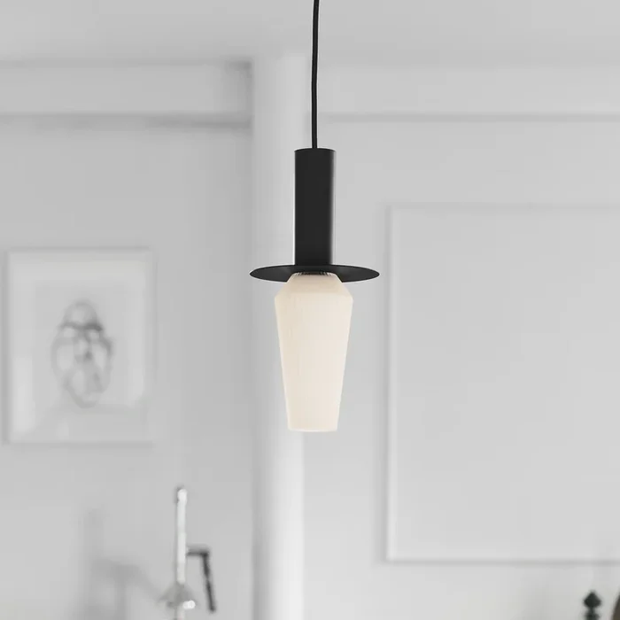Lámpara colgante Harakiri, negro/opal