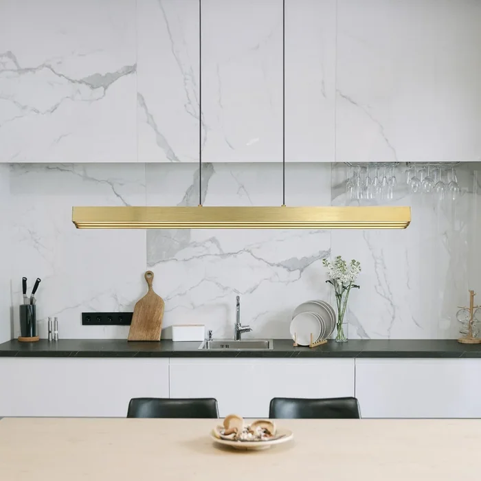 Lámpara colgante LED Ethan, color latón, 150 cm, extensible