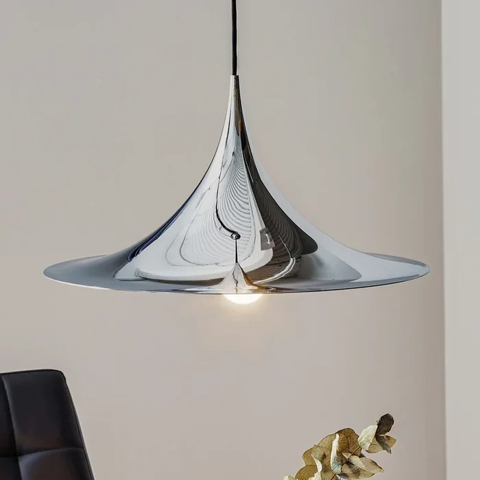 Lámpara colgante Semi de Gubi, Ø 47 cm, cromo