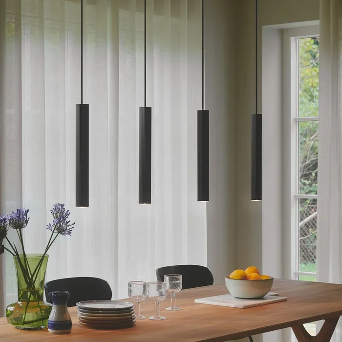 Lámpara colgante Vico, 4 luces, larga, metal, negro