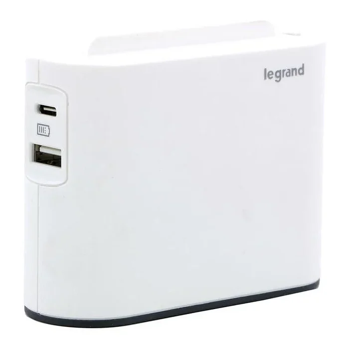 Legrand 049401 – Enchufe hembra 2Z Tipo C + USB-A + USB-C blanco